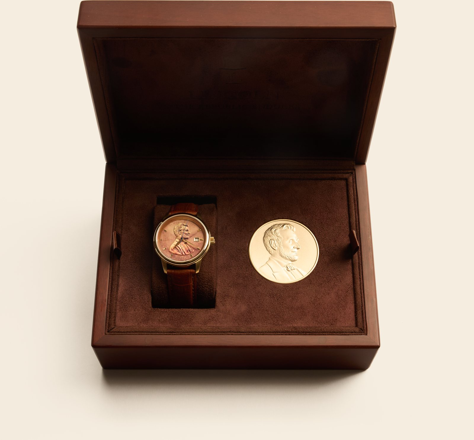 The Lincoln Chapter Set in its solid oak display case